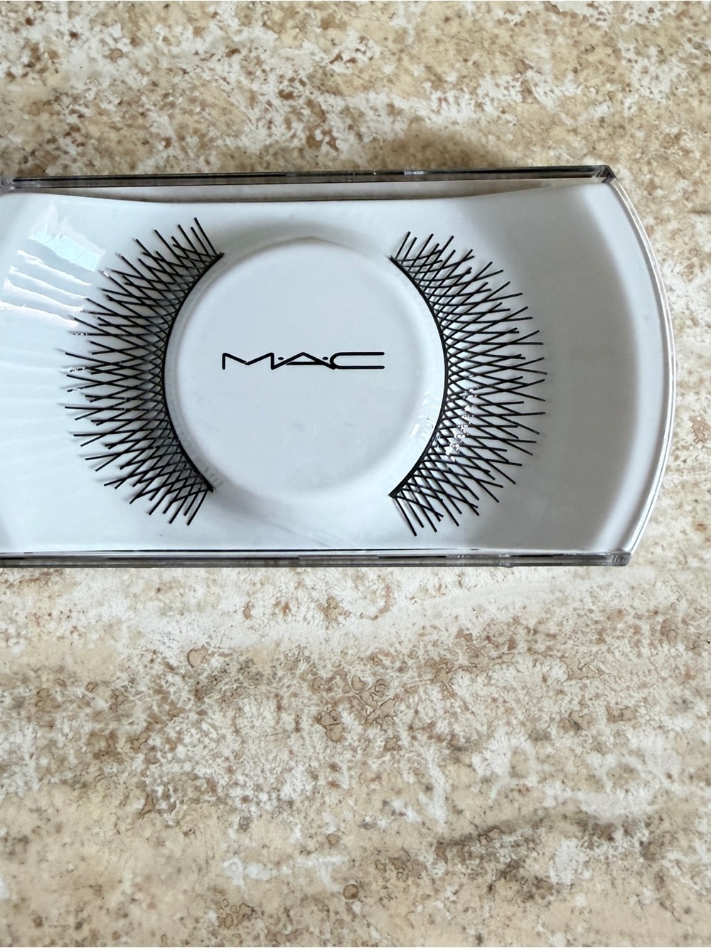MAC Cosmetics Black False Eyelashes - Spiky Lash Design
